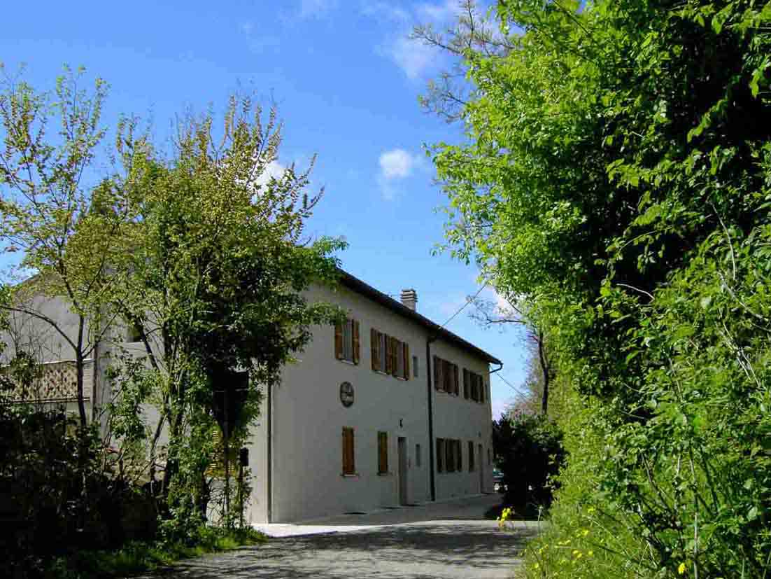 Ingresso del B&B immerso nel verde